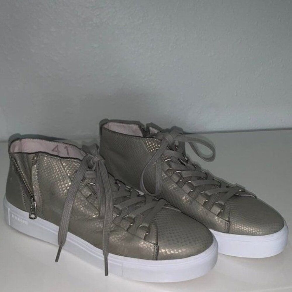 BLACKSTONE Men Handcrafted Premium Leather Grey Metallic Snake Embossed Size 41